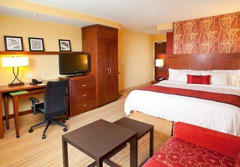 Hotel Courtyard Mt. Holly 3*