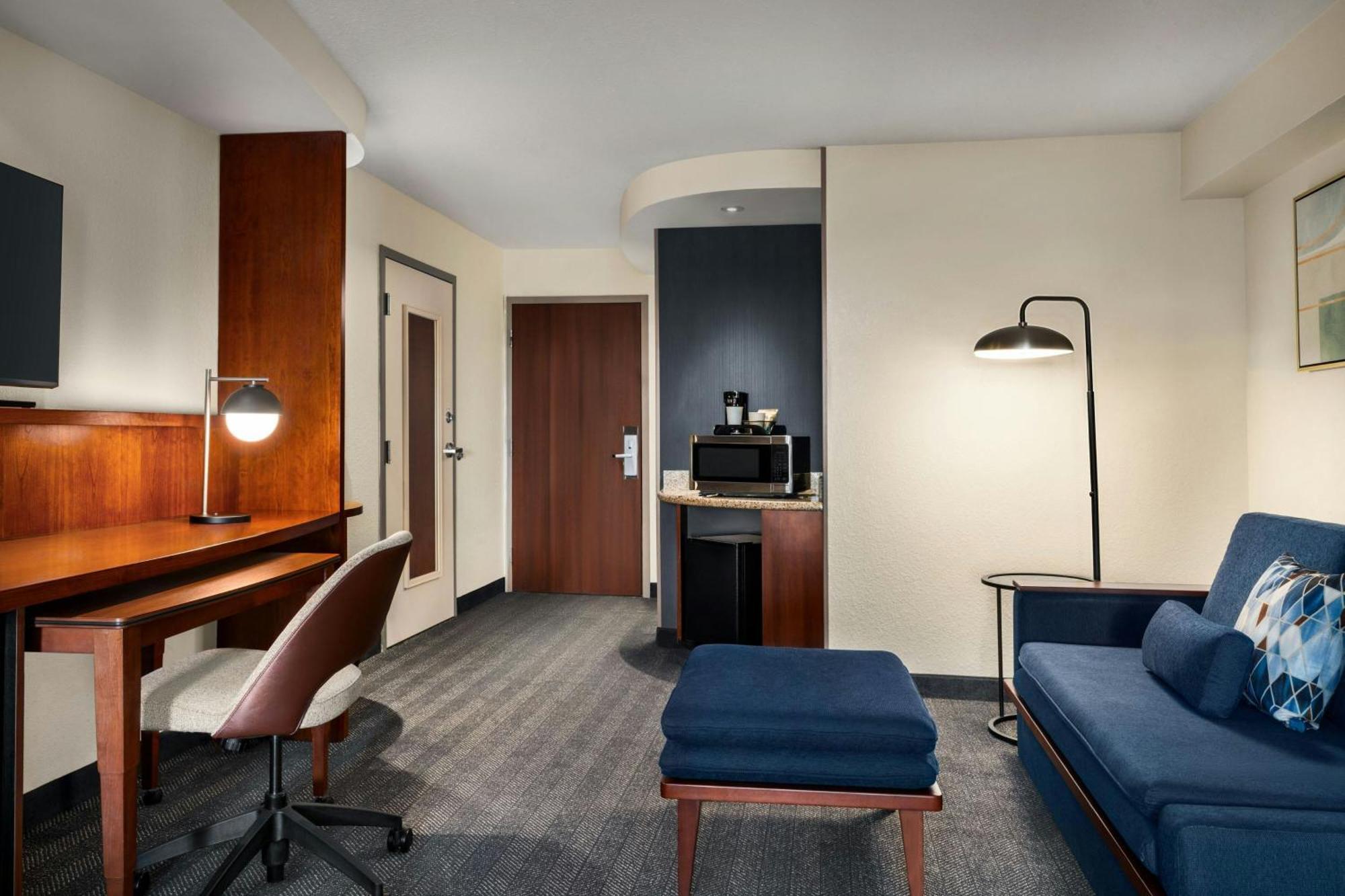 Courtyard Mt. Holly 3*